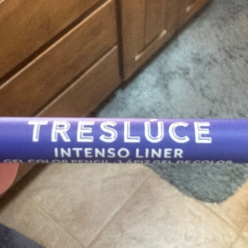 NEW Treslúce Beauty Intenso Liner Gel Color Pencil Color Joy